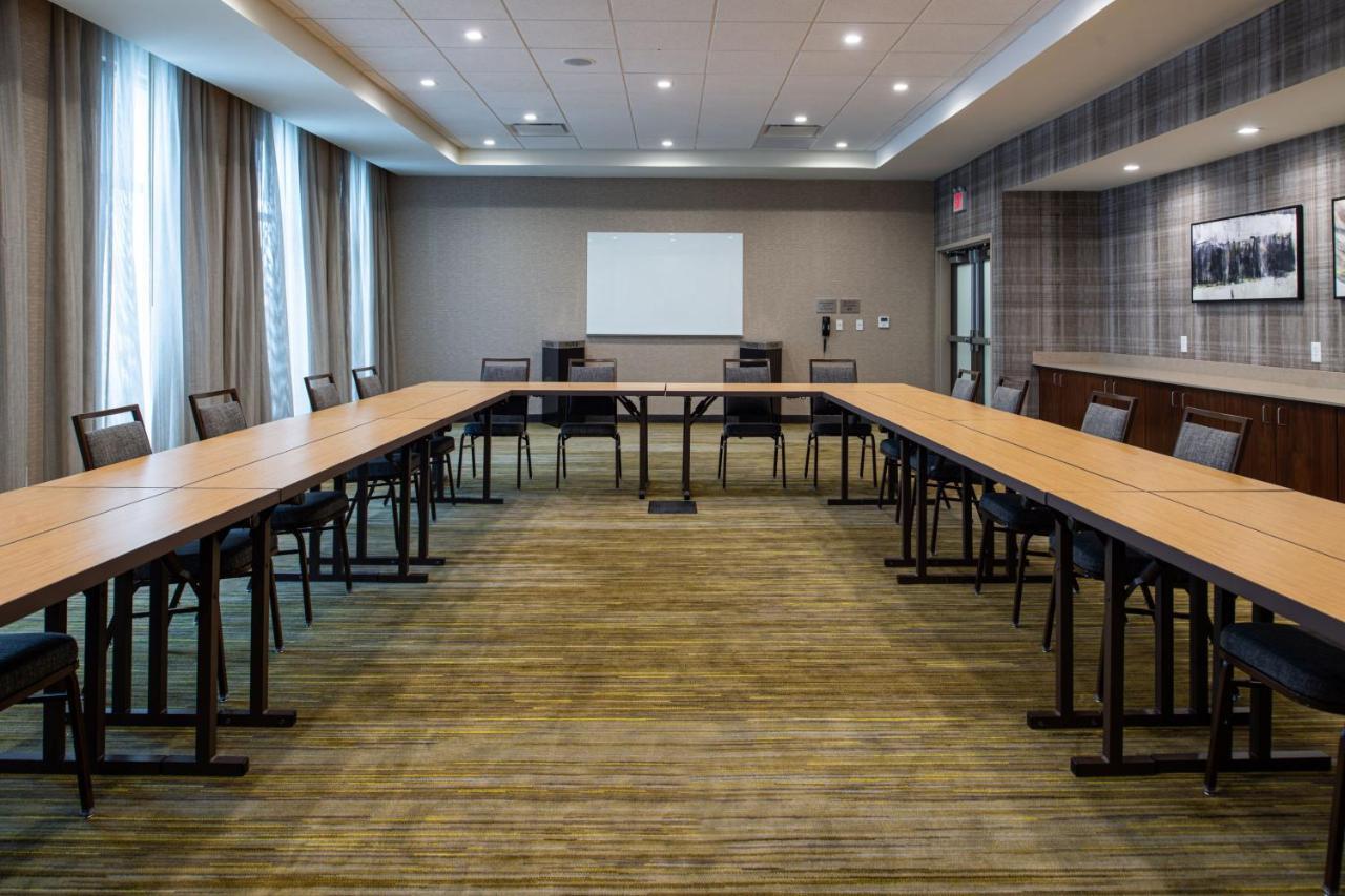Courtyard Kansas City Олэт Экстерьер фото