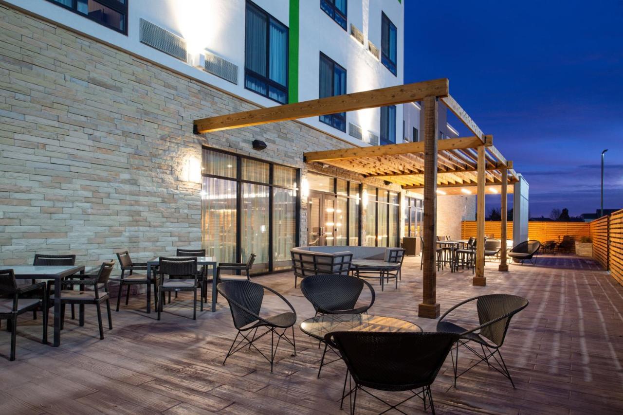 Courtyard Kansas City Олэт Экстерьер фото