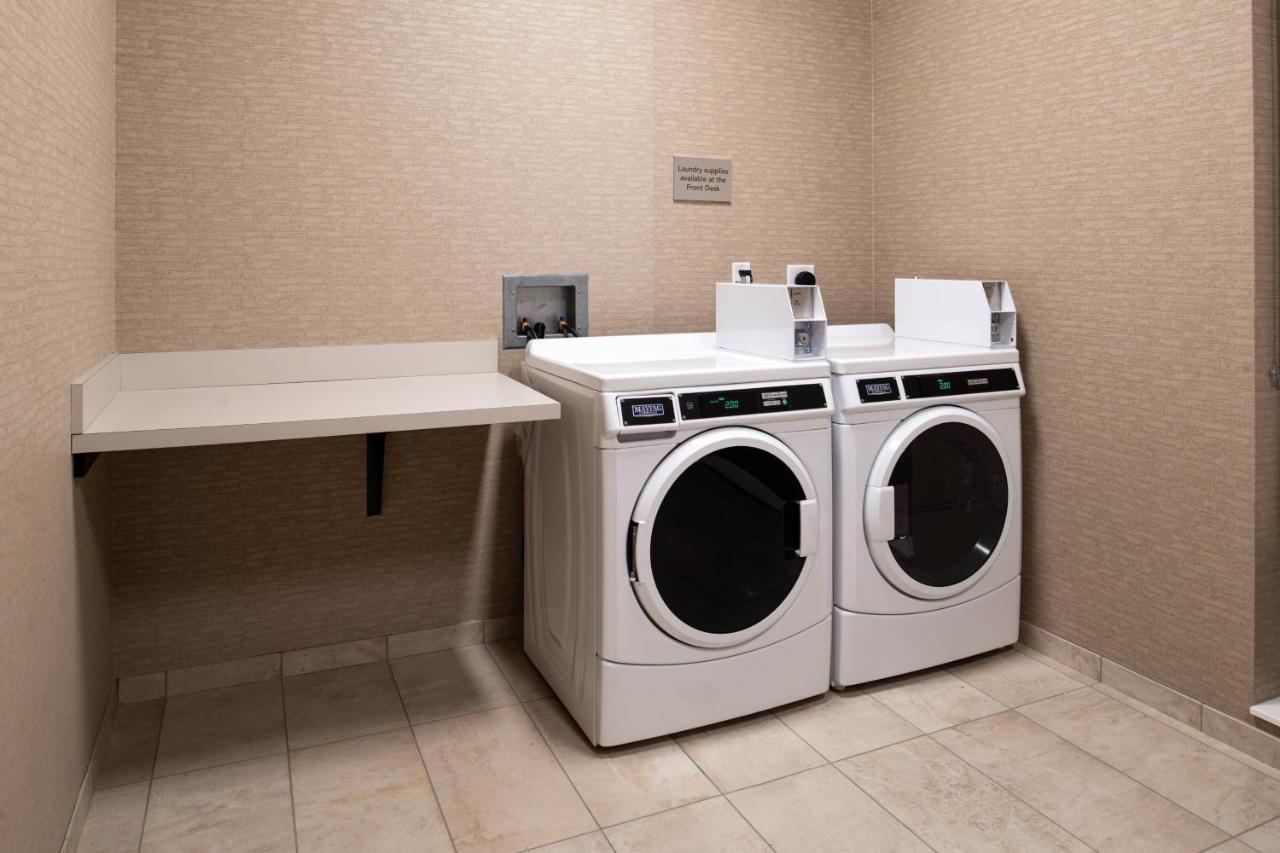 Courtyard Kansas City Олэт Экстерьер фото