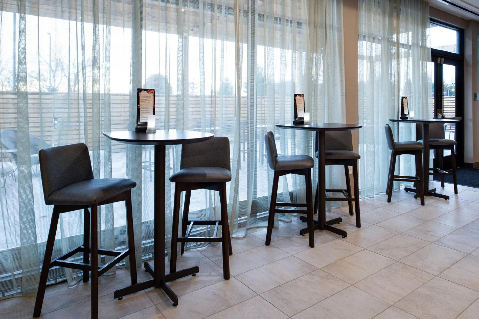 Courtyard Kansas City Олэт Экстерьер фото