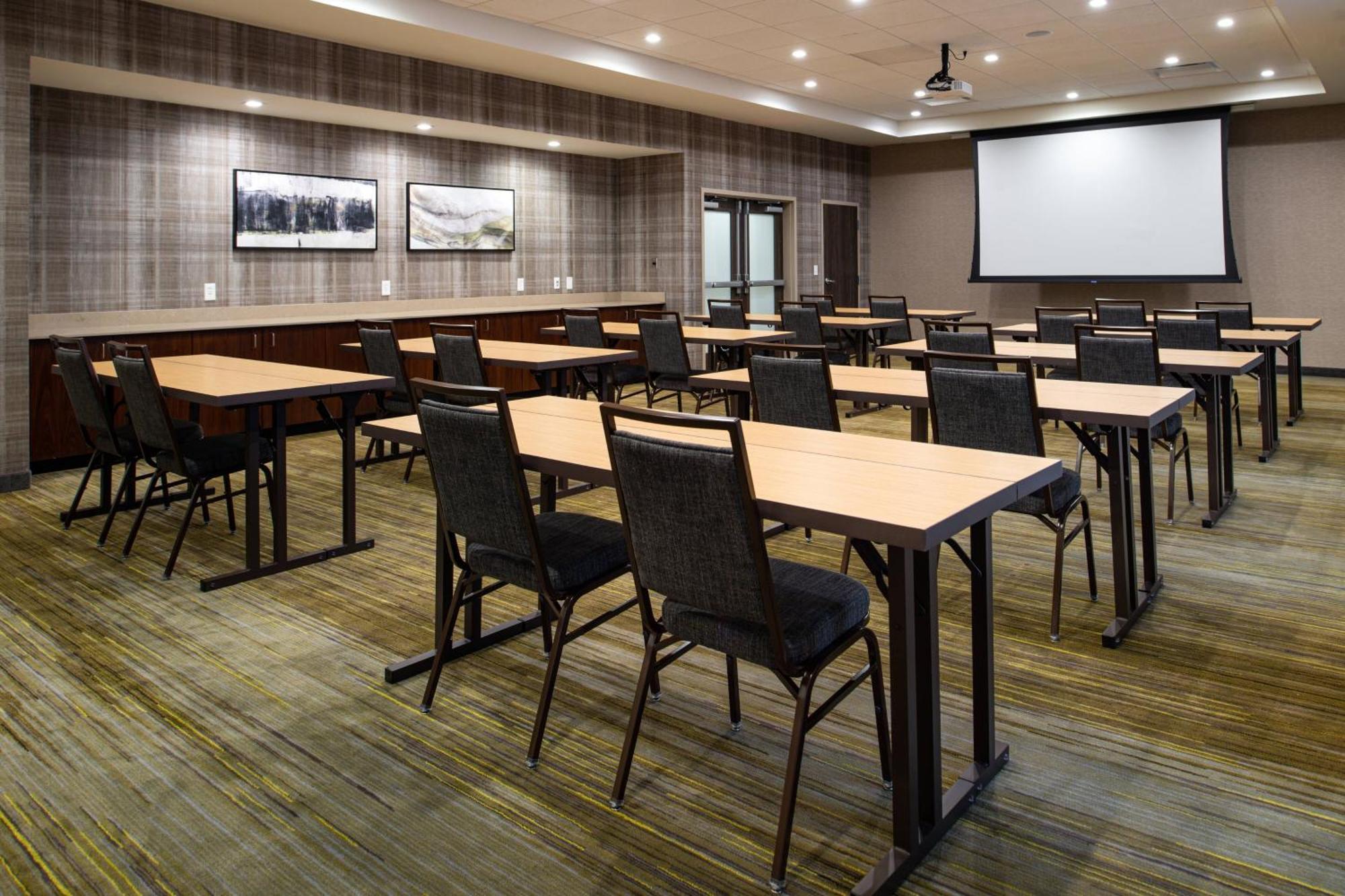 Courtyard Kansas City Олэт Экстерьер фото