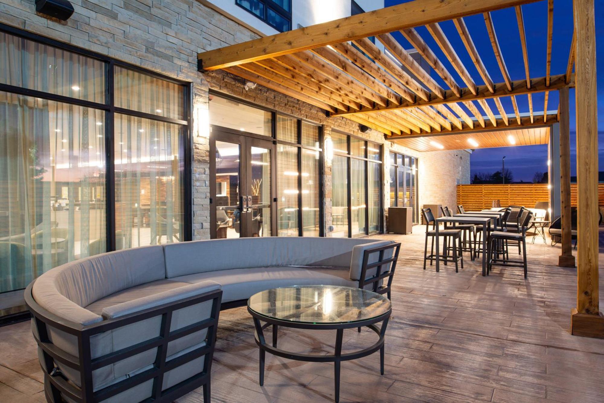 Courtyard Kansas City Олэт Экстерьер фото