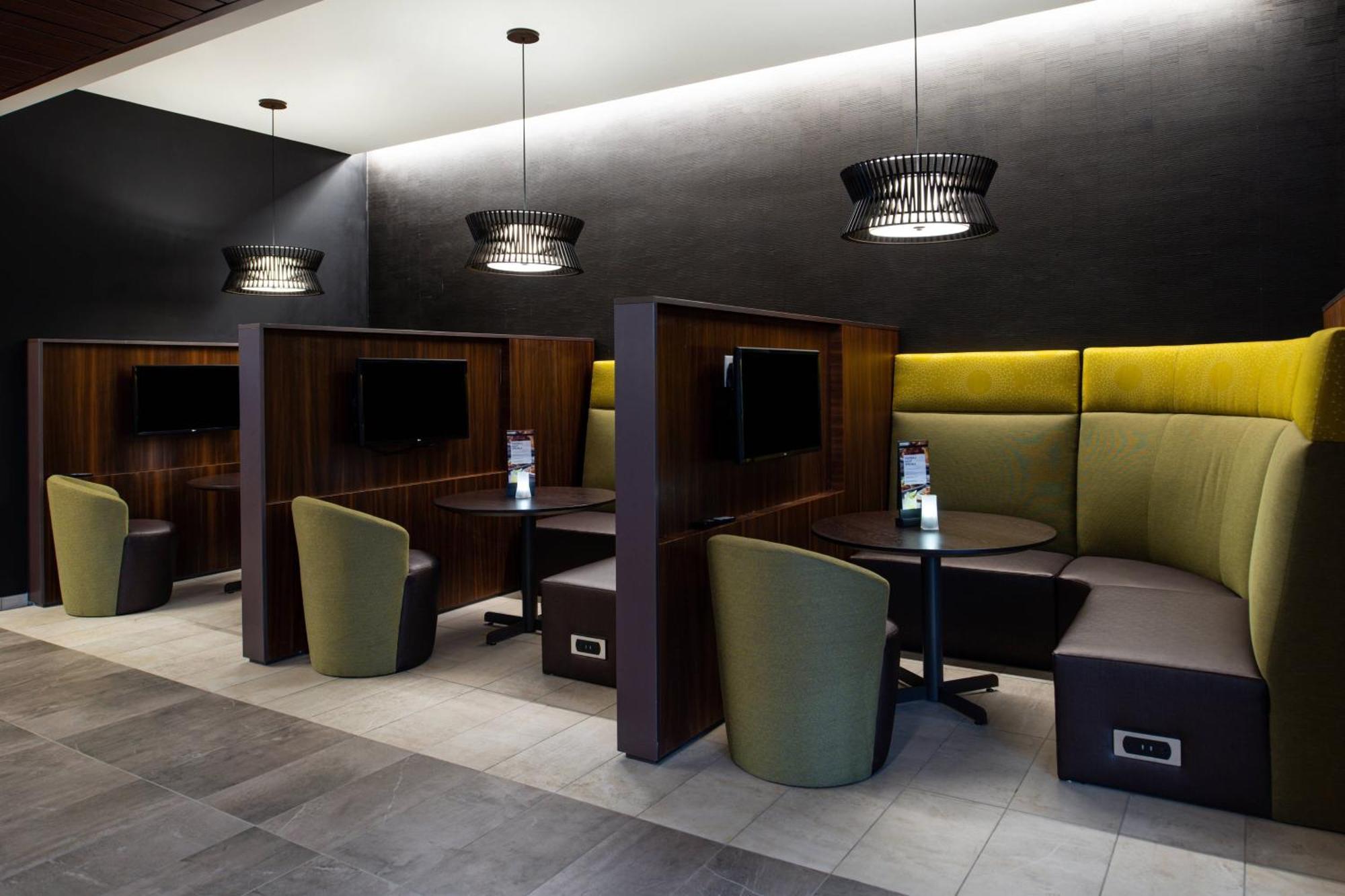 Courtyard Kansas City Олэт Экстерьер фото