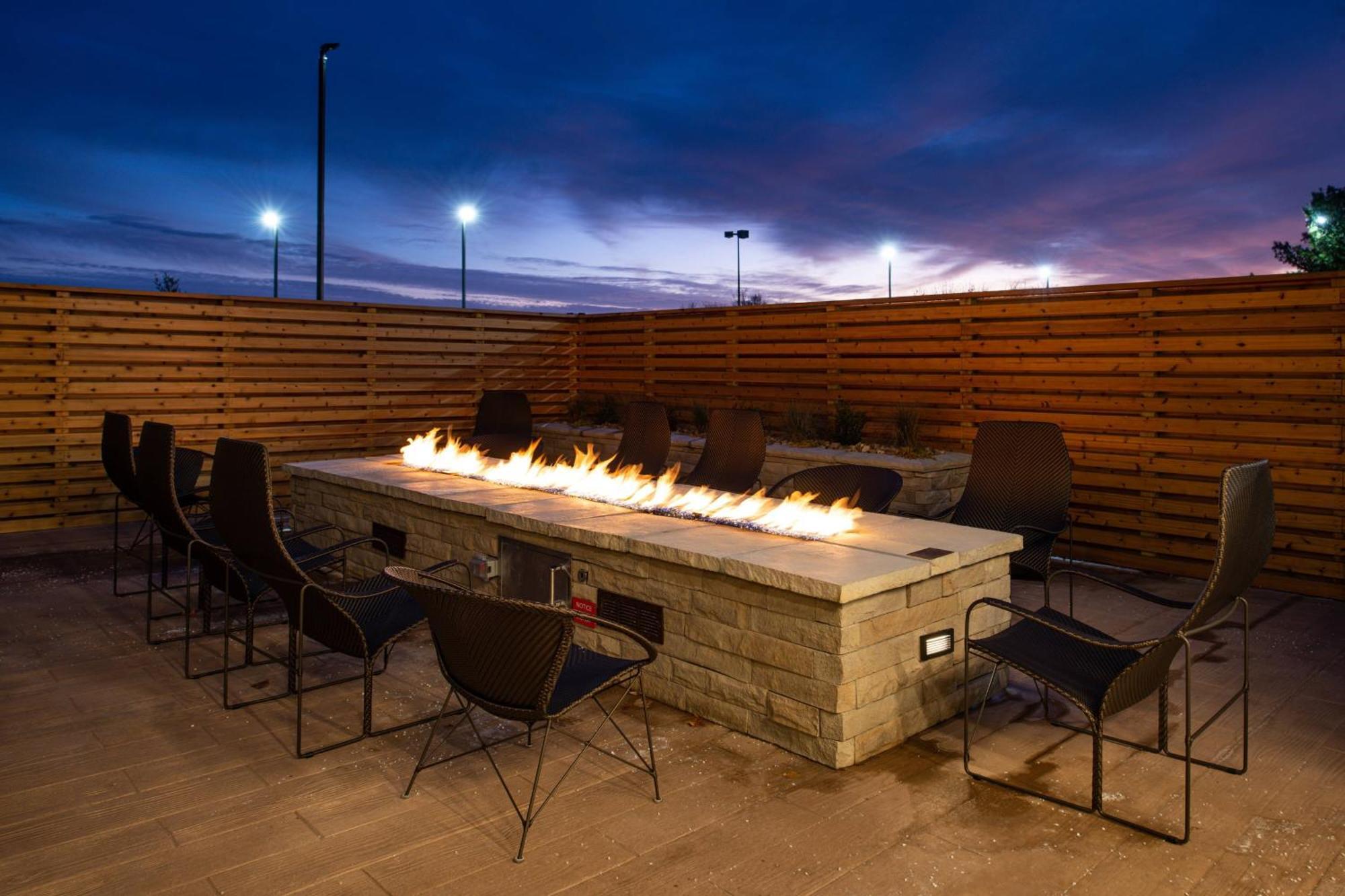 Courtyard Kansas City Олэт Экстерьер фото