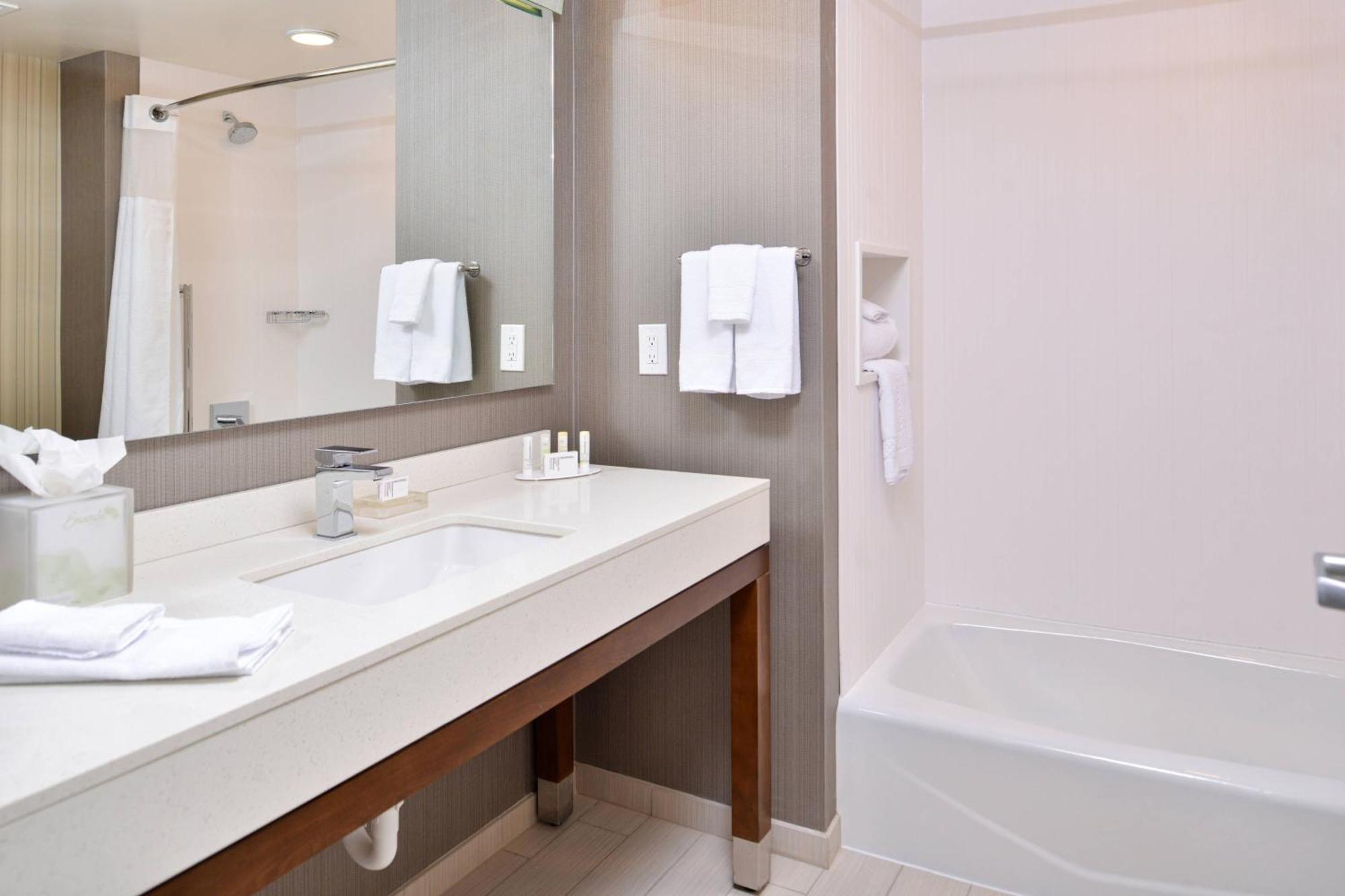 Courtyard Kansas City Олэт Экстерьер фото