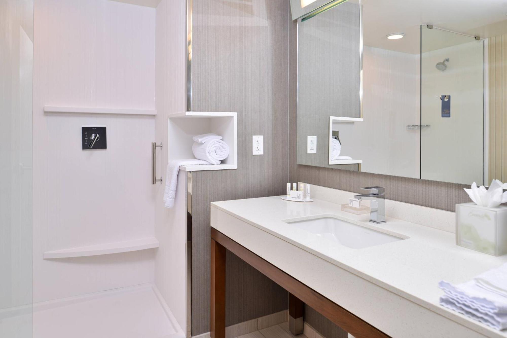 Courtyard Kansas City Олэт Экстерьер фото